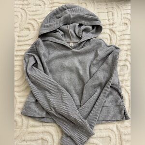 Alo Yoga Rib Knit Cropped Muse Hoodie - Heather Grey, Size XS